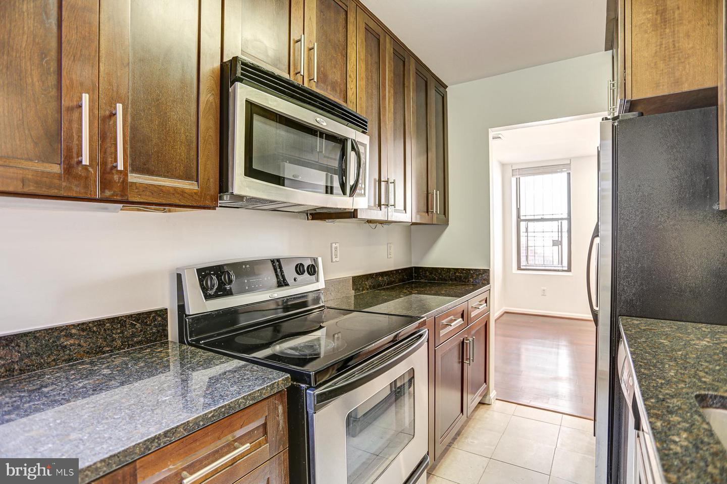 1900 S St NW #101