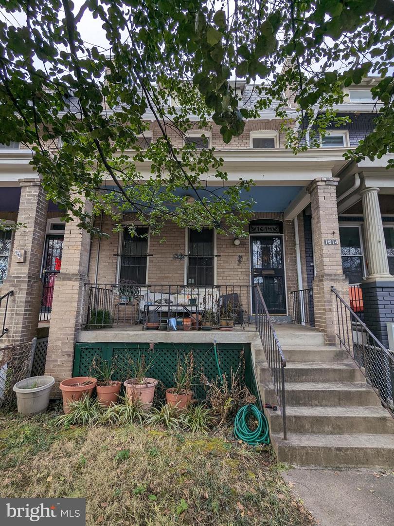 1614 Potomac Ave SE