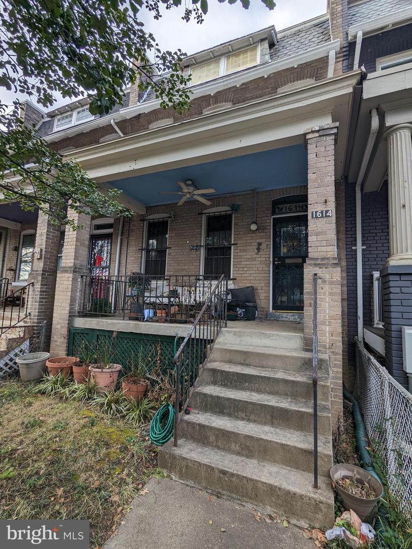 1614 Potomac Ave SE