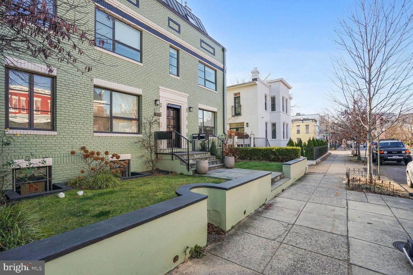 611 M St NE #4