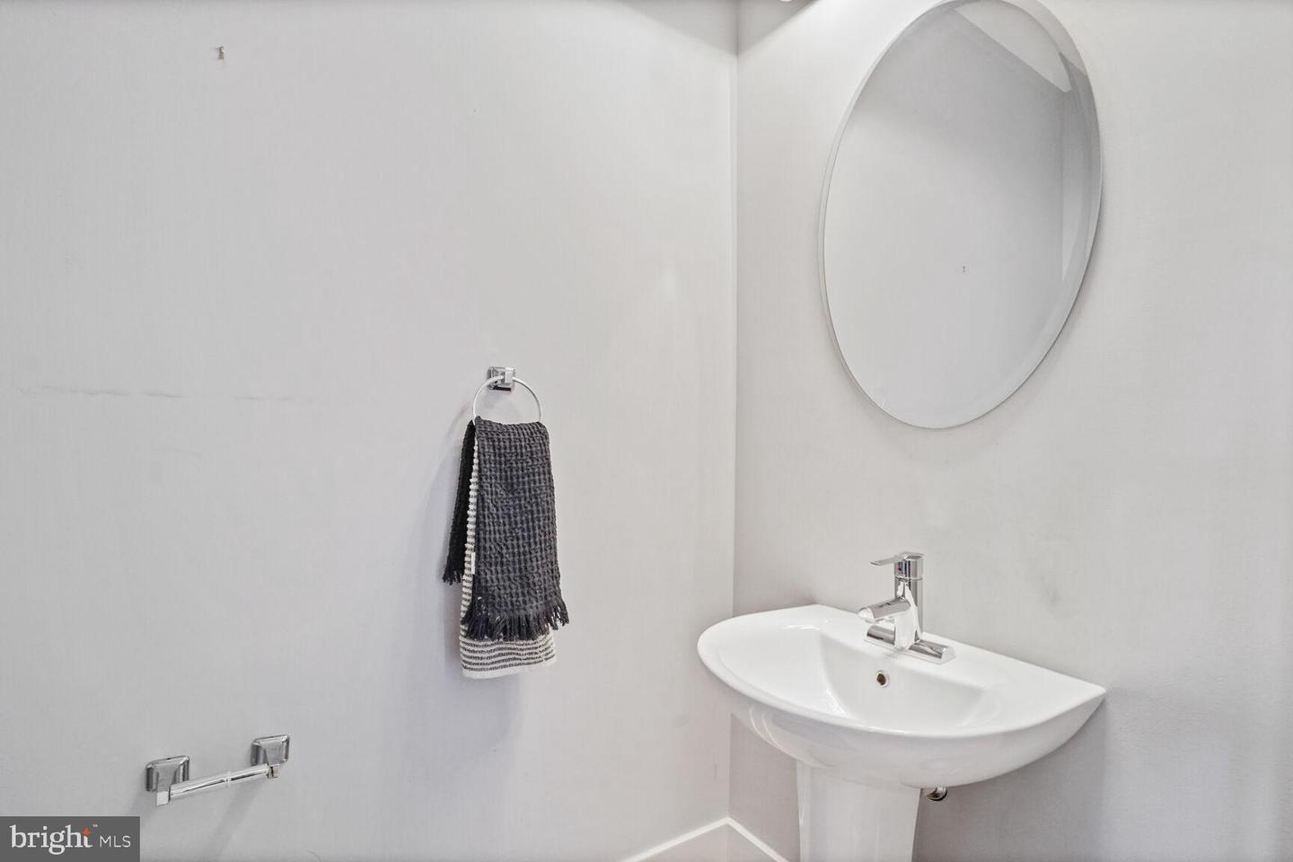 611 M St NE #4