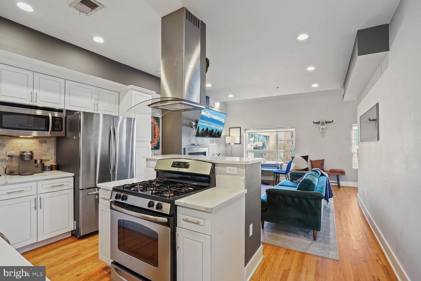 611 M St NE #4