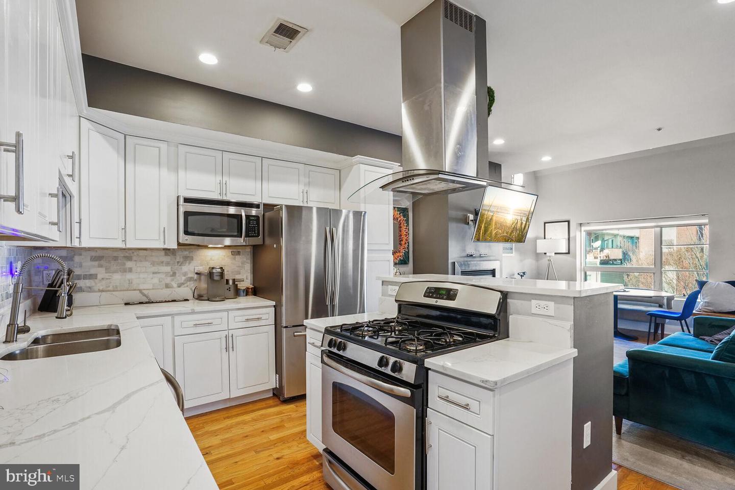 611 M St NE #4