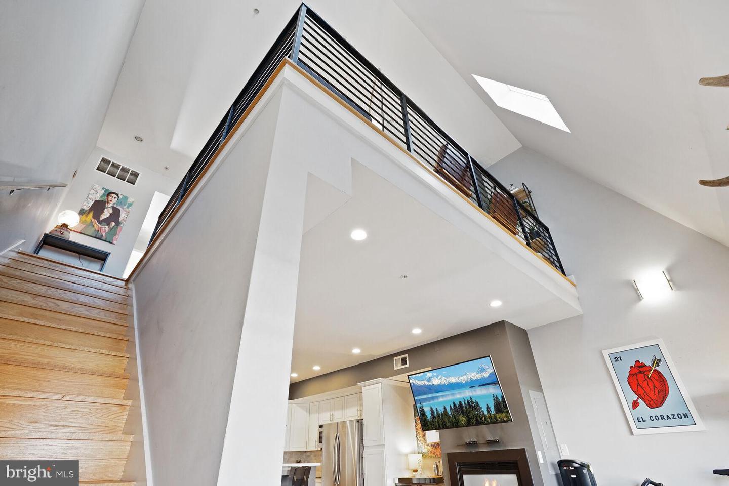 611 M St NE #4
