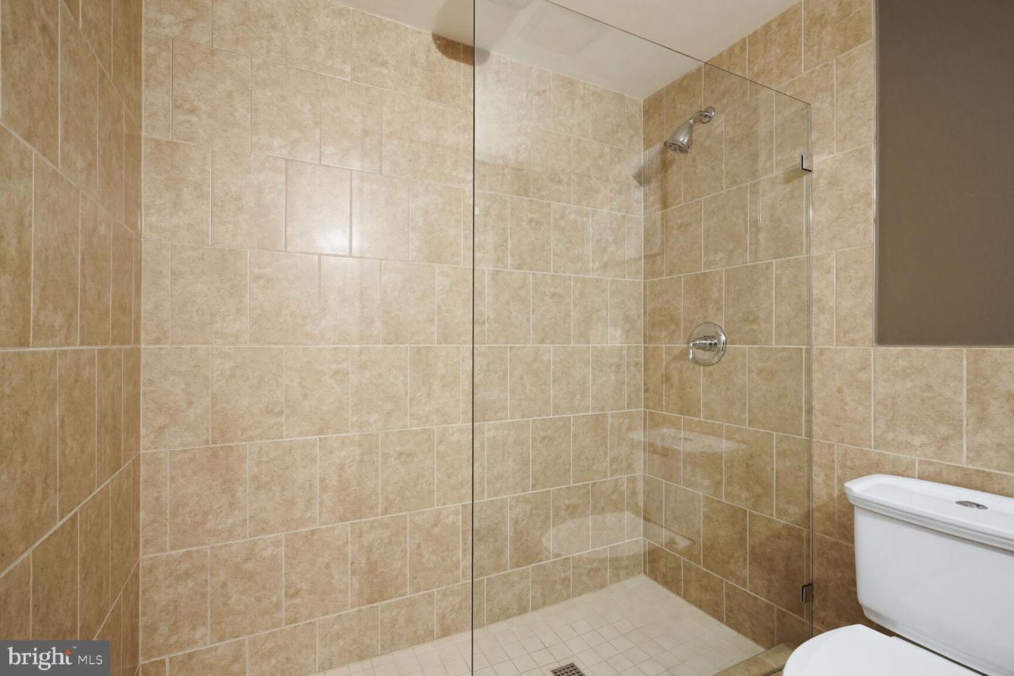 611 M St NE #4
