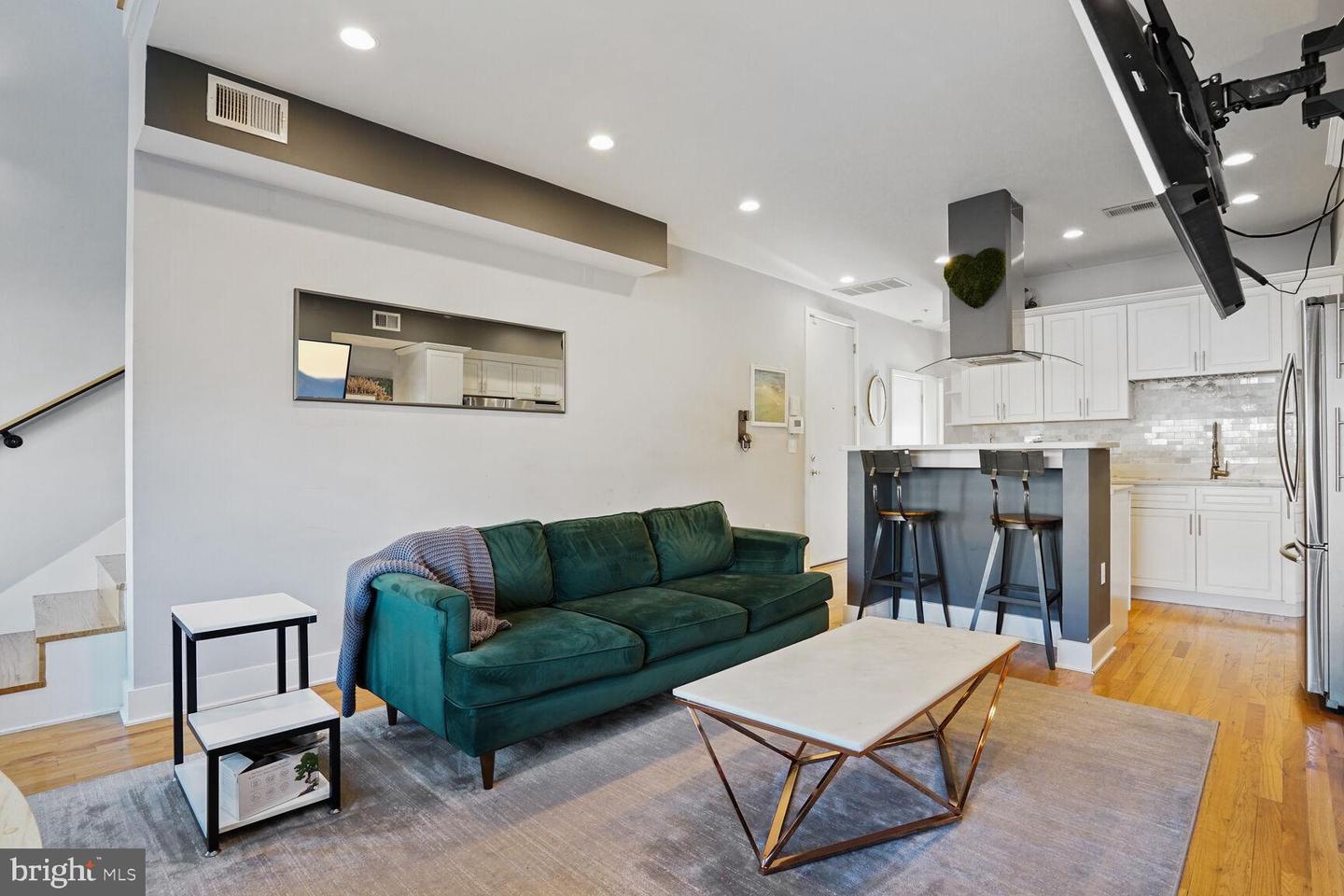 611 M St NE #4