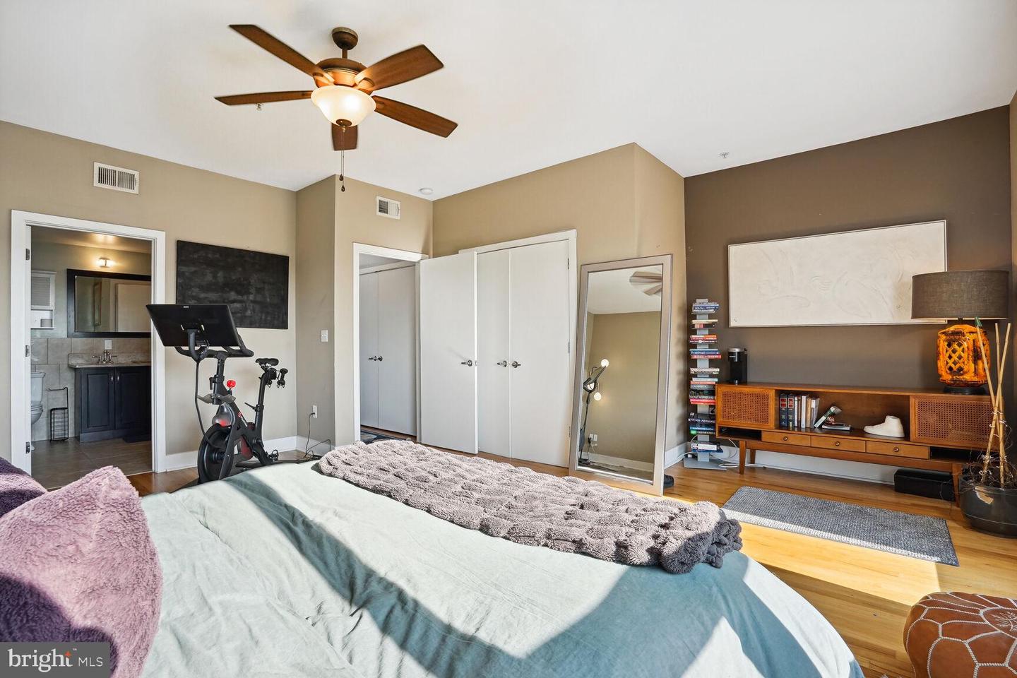 611 M St NE #4