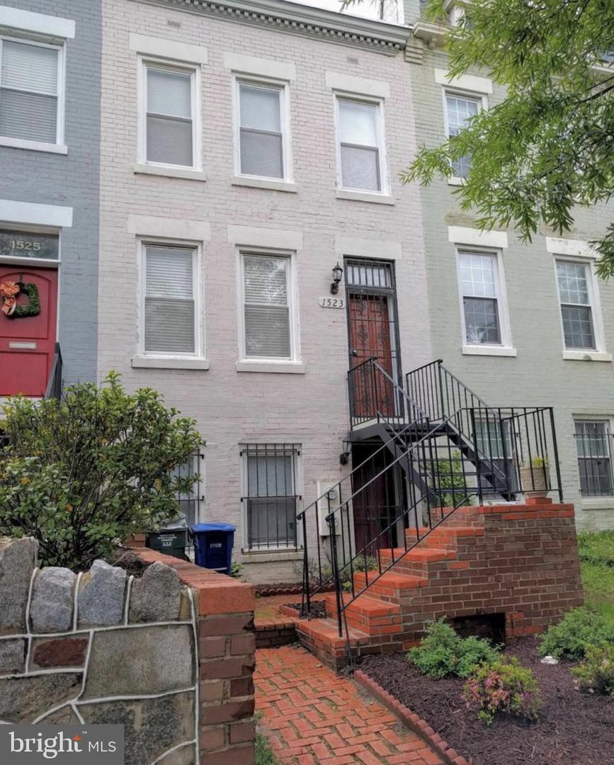 1523 Pennsylvania Ave SE #2