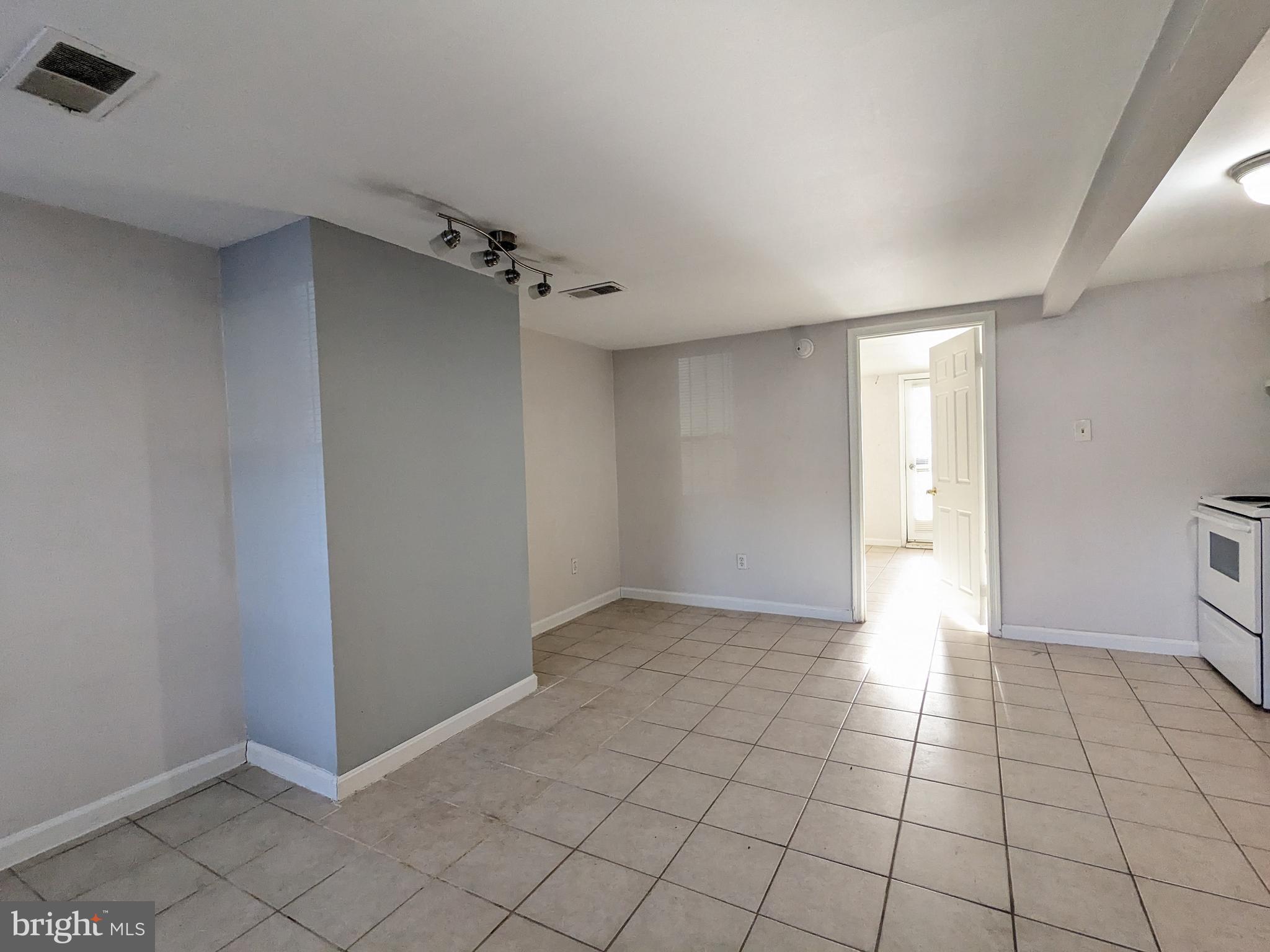 1523 Pennsylvania Ave SE #2