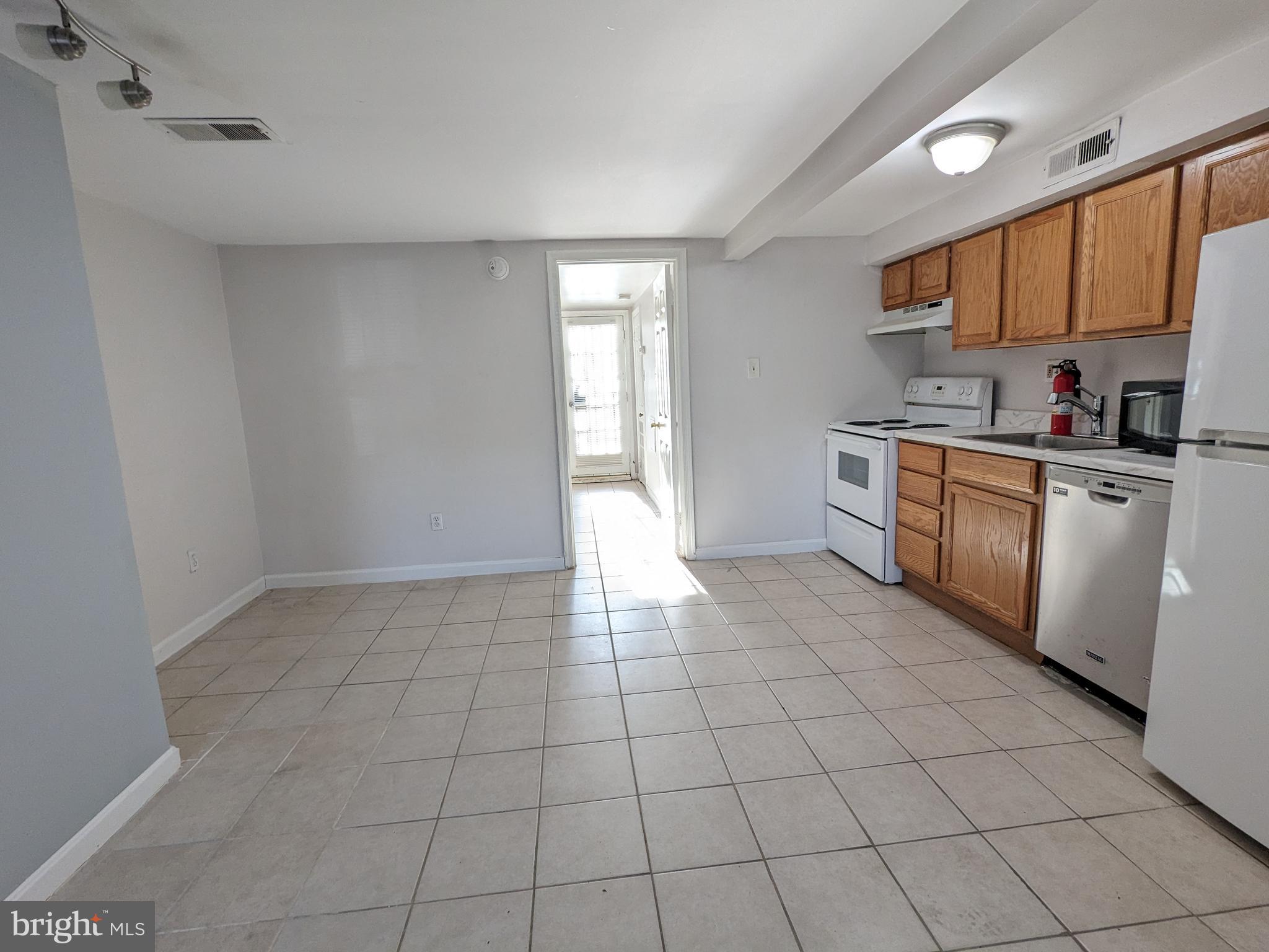 1523 Pennsylvania Ave SE #2