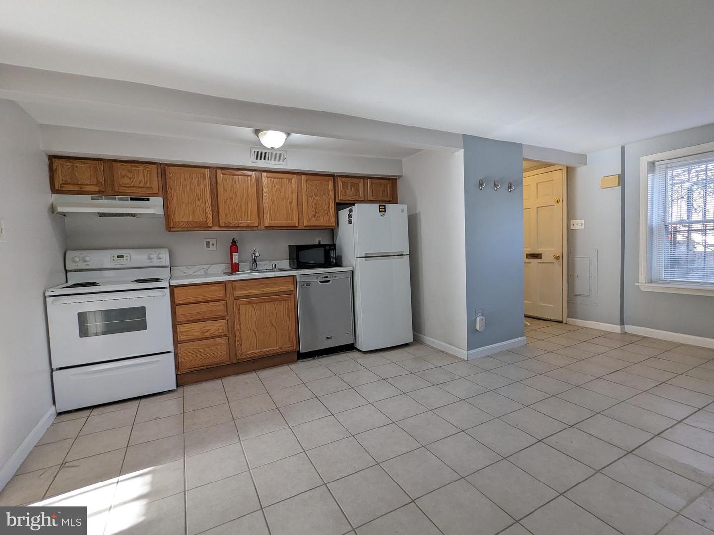 1523 Pennsylvania Ave SE #2