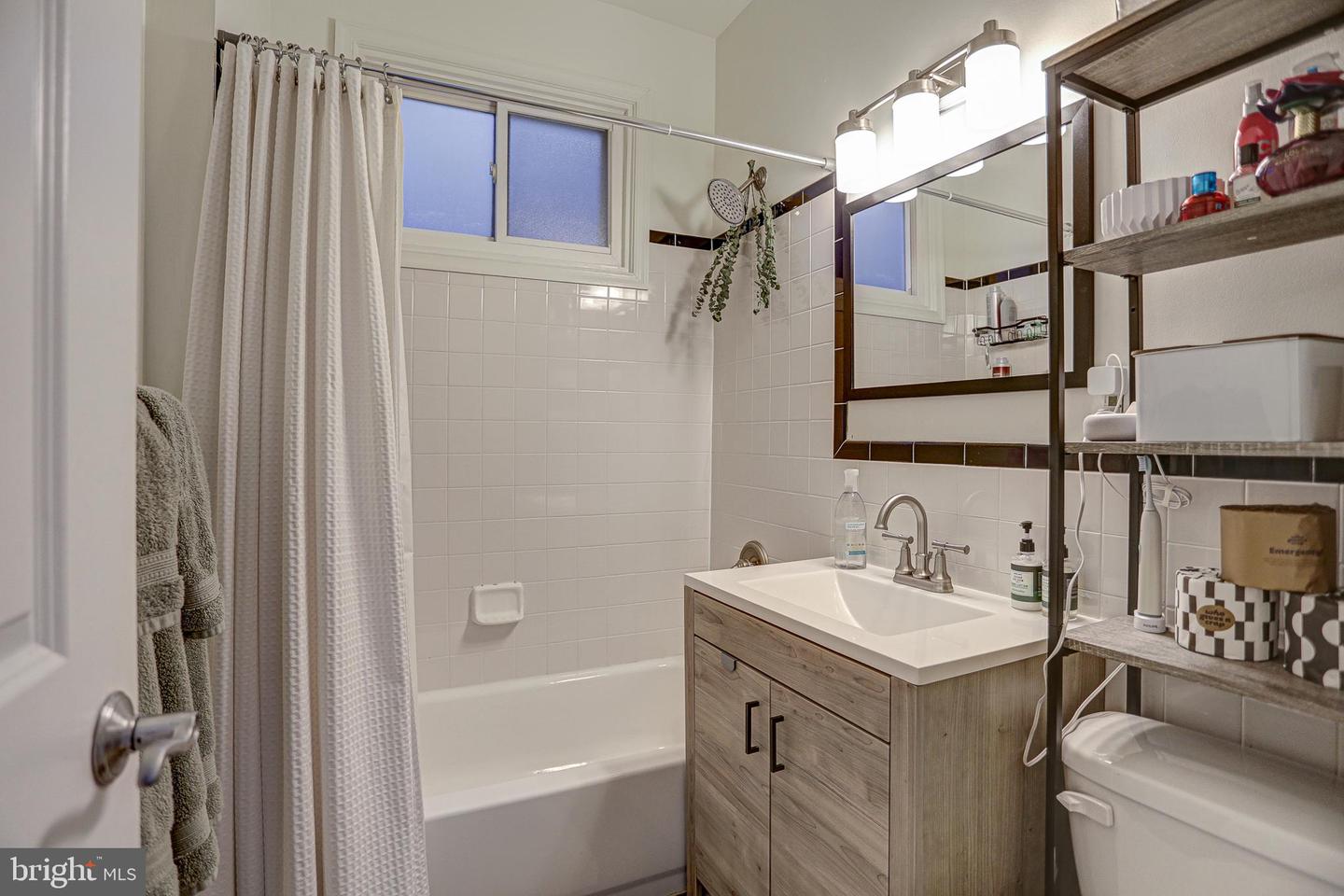 1815 A St SE #302