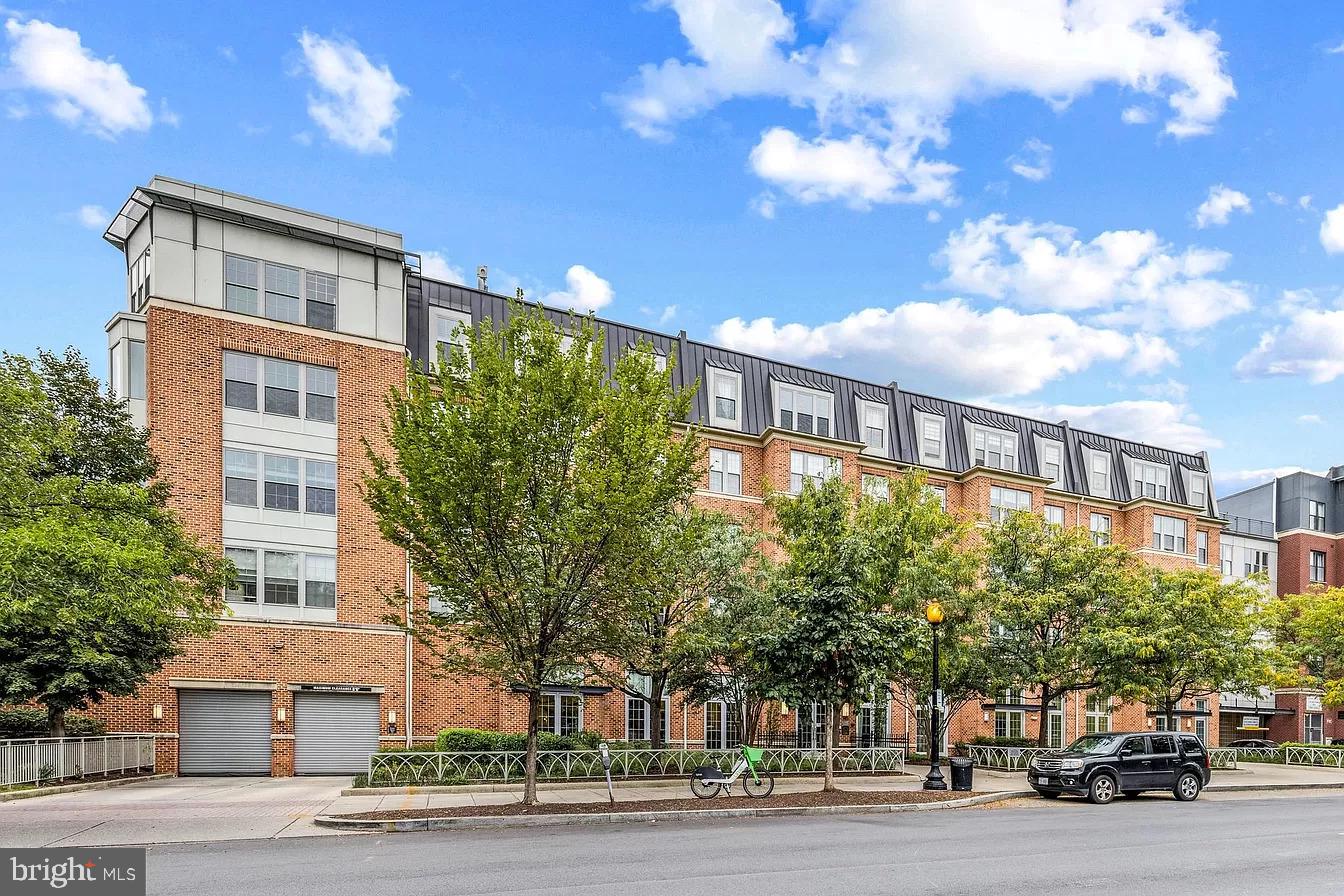 1391 Pennsylvania Ave SE #242