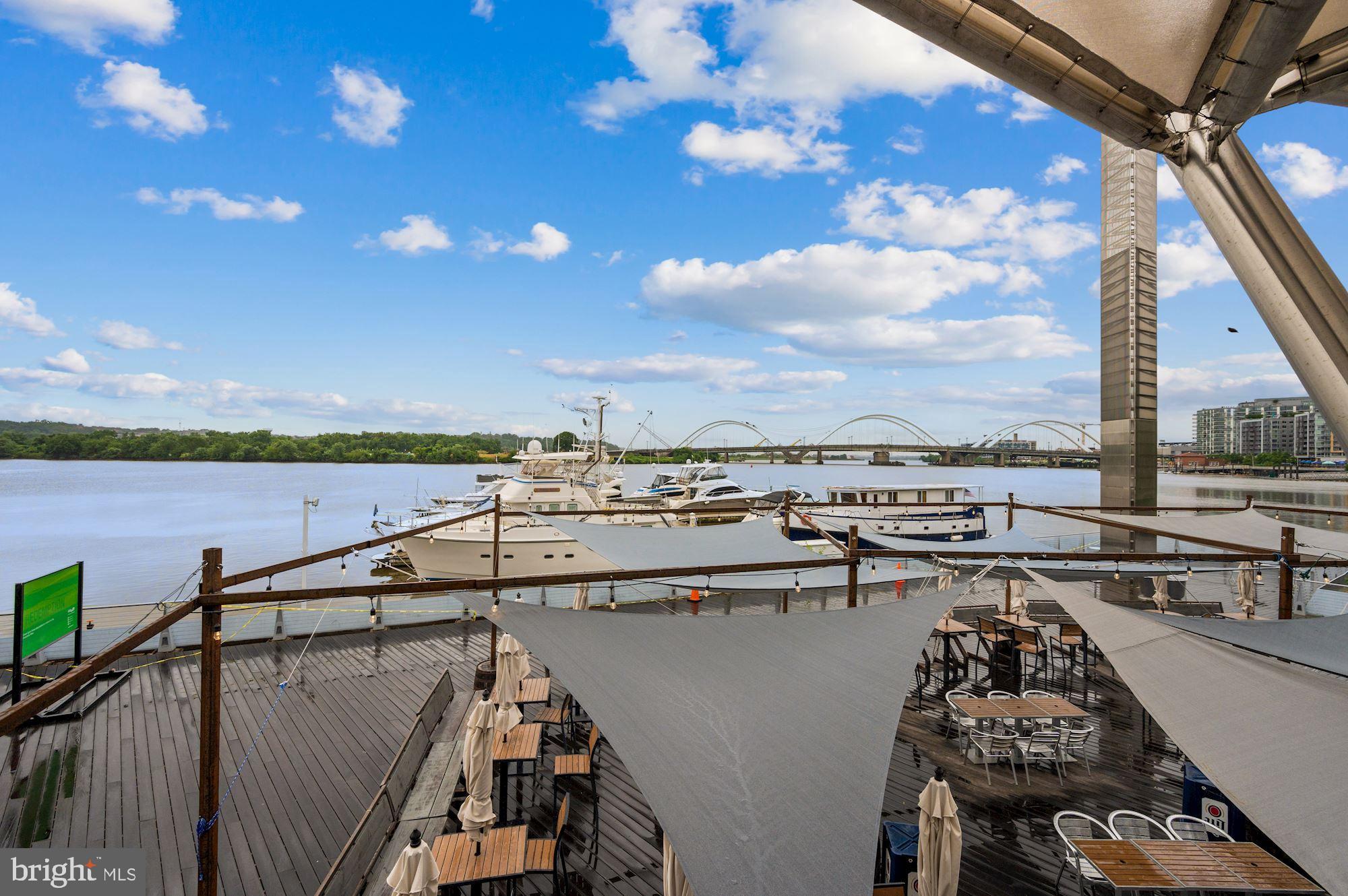 1211 van St SE #1212