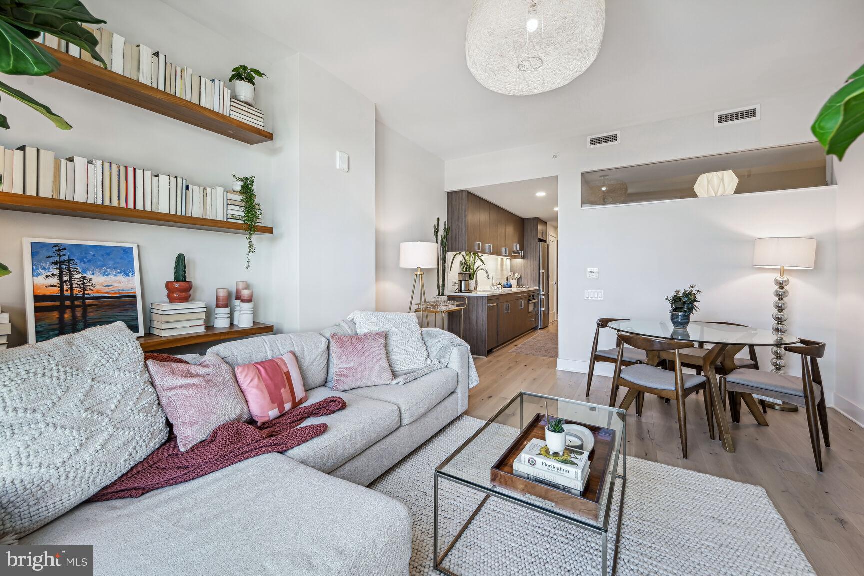 1211 van St SE #1212