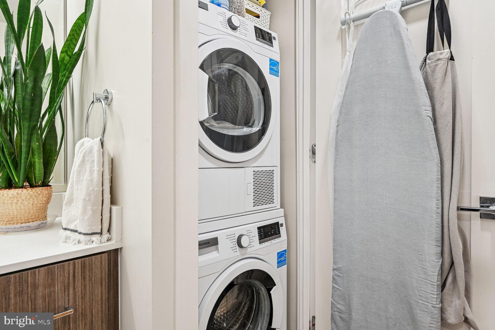 1211 van St SE #1212