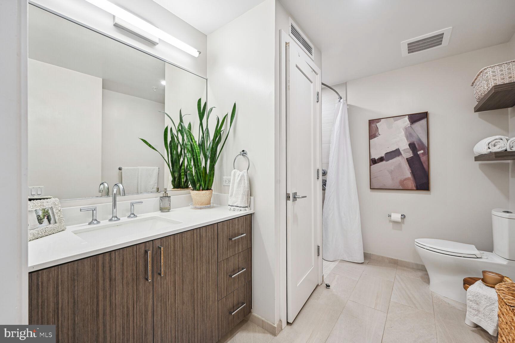 1211 van St SE #1212