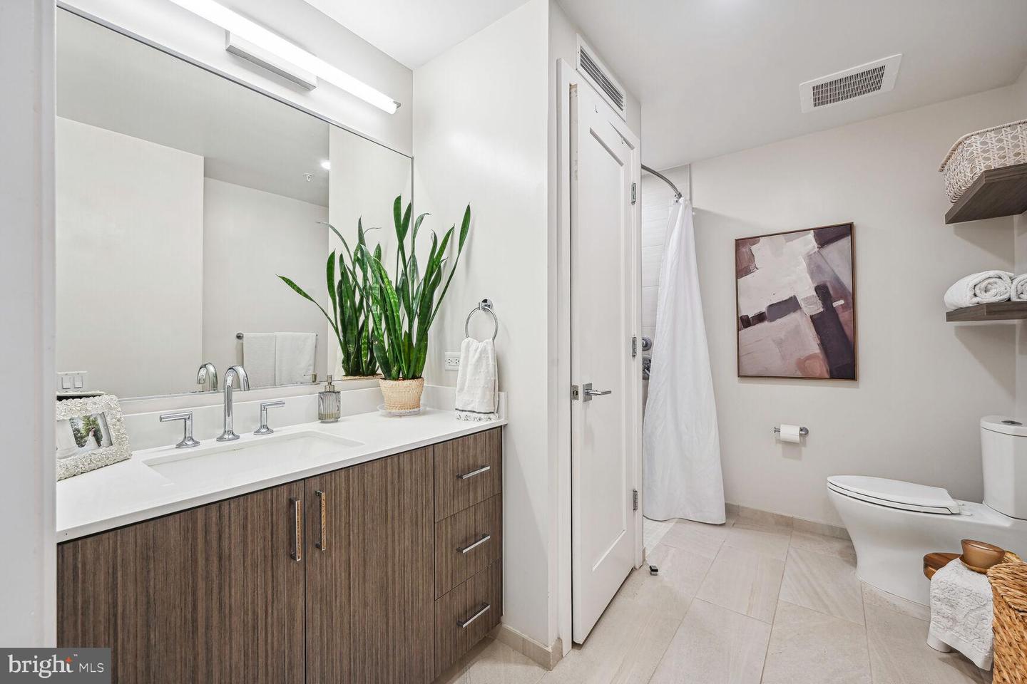 1211 van St SE #1212