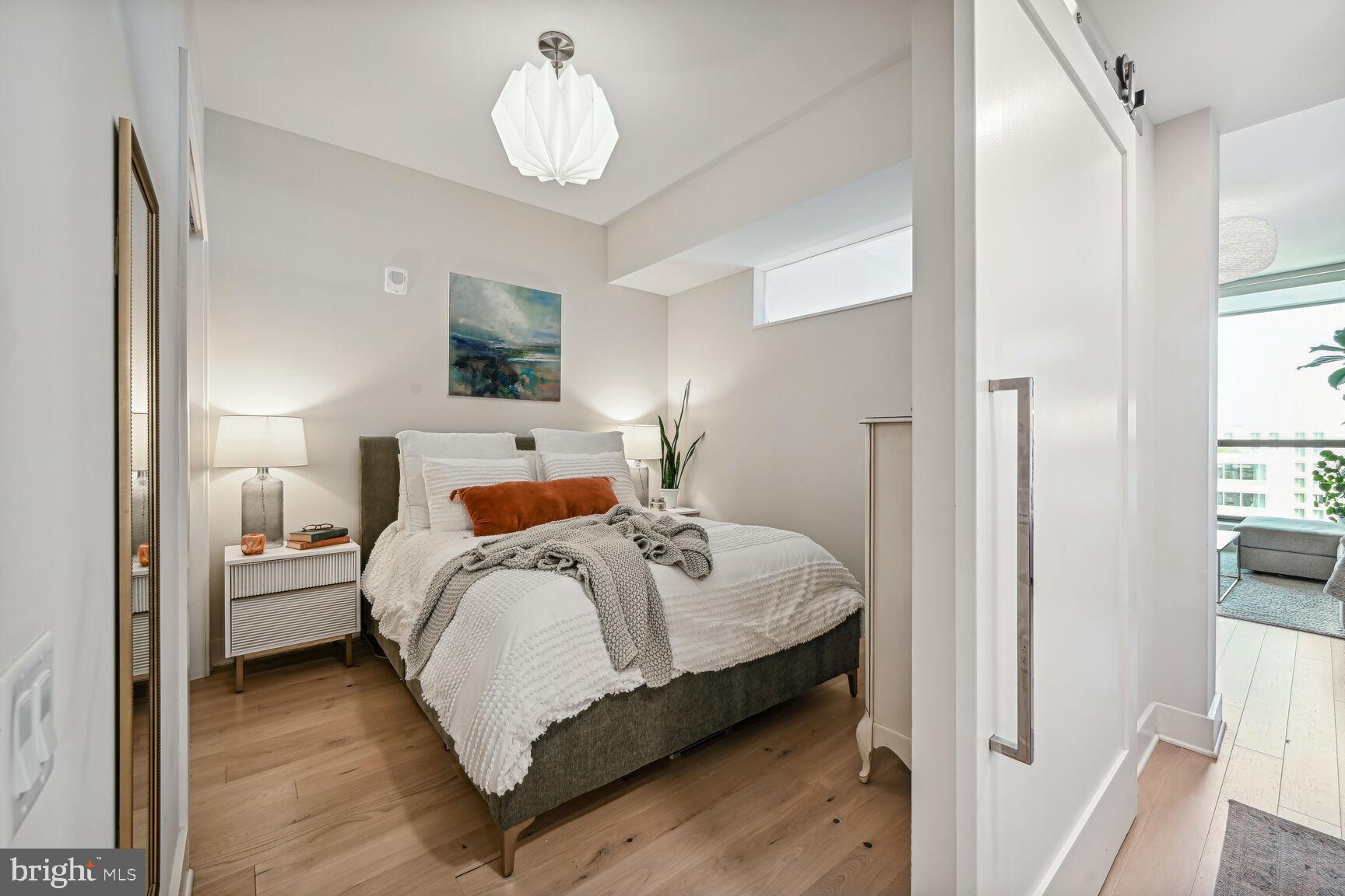 1211 van St SE #1212