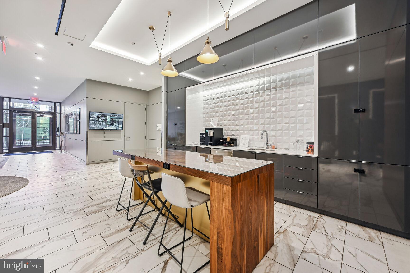 1211 van St SE #1212