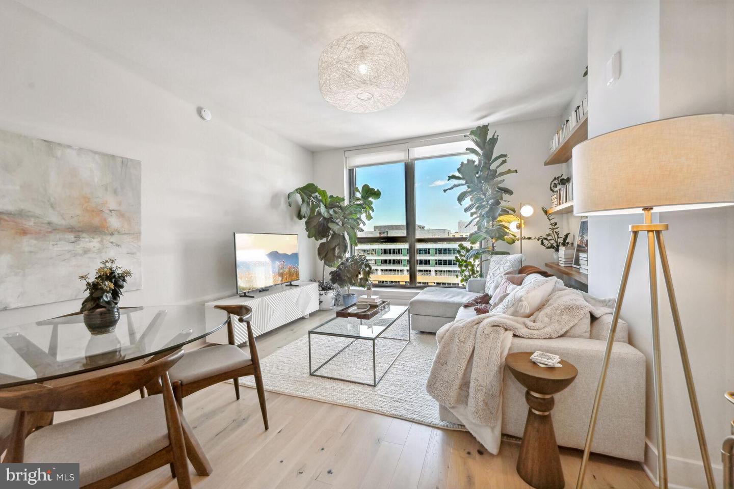 1211 van St SE #1212