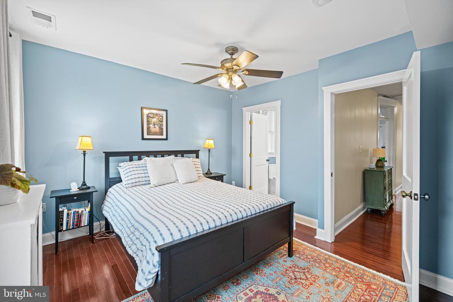 637 Allison St NW