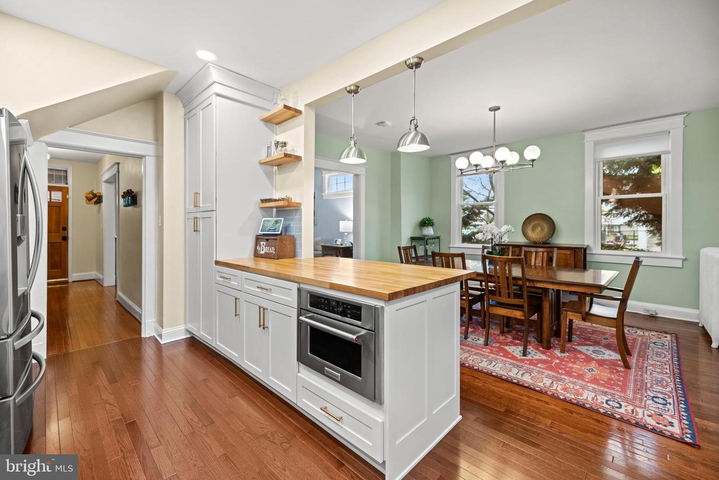 637 Allison St NW