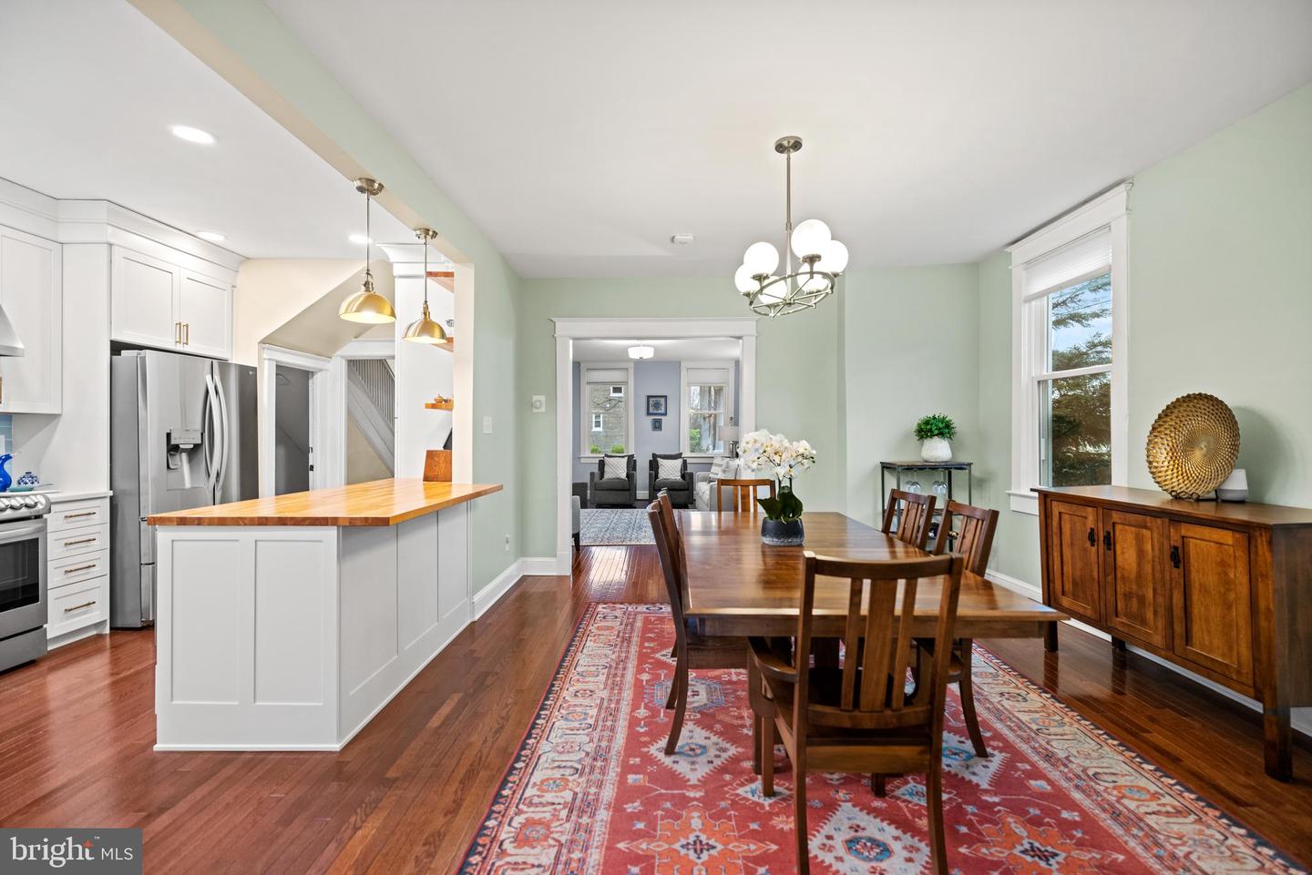 637 Allison St NW