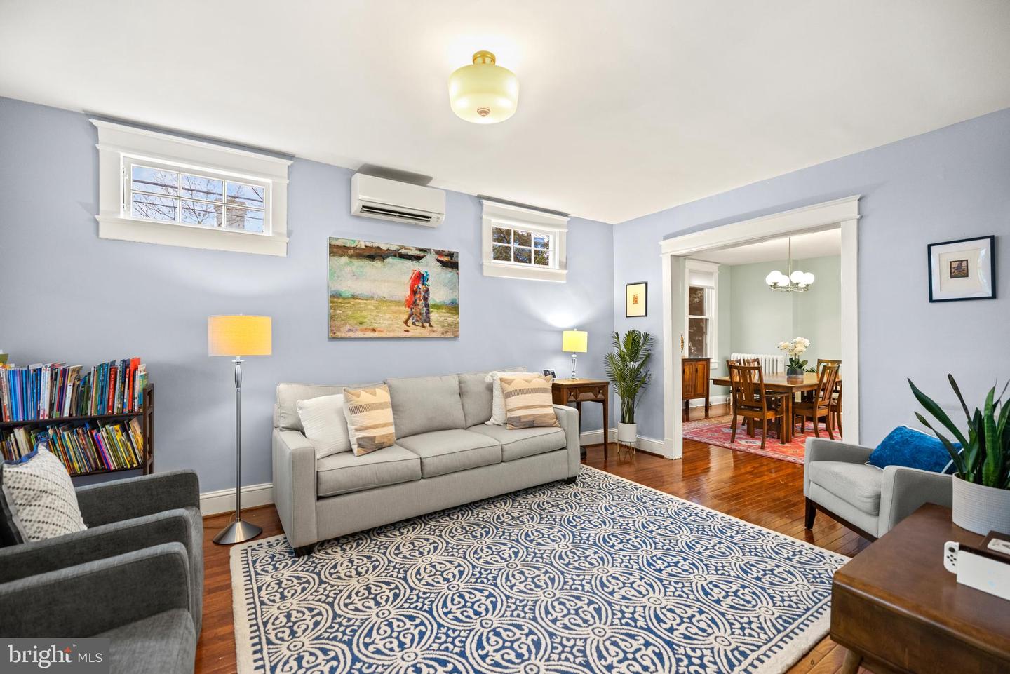 637 Allison St NW