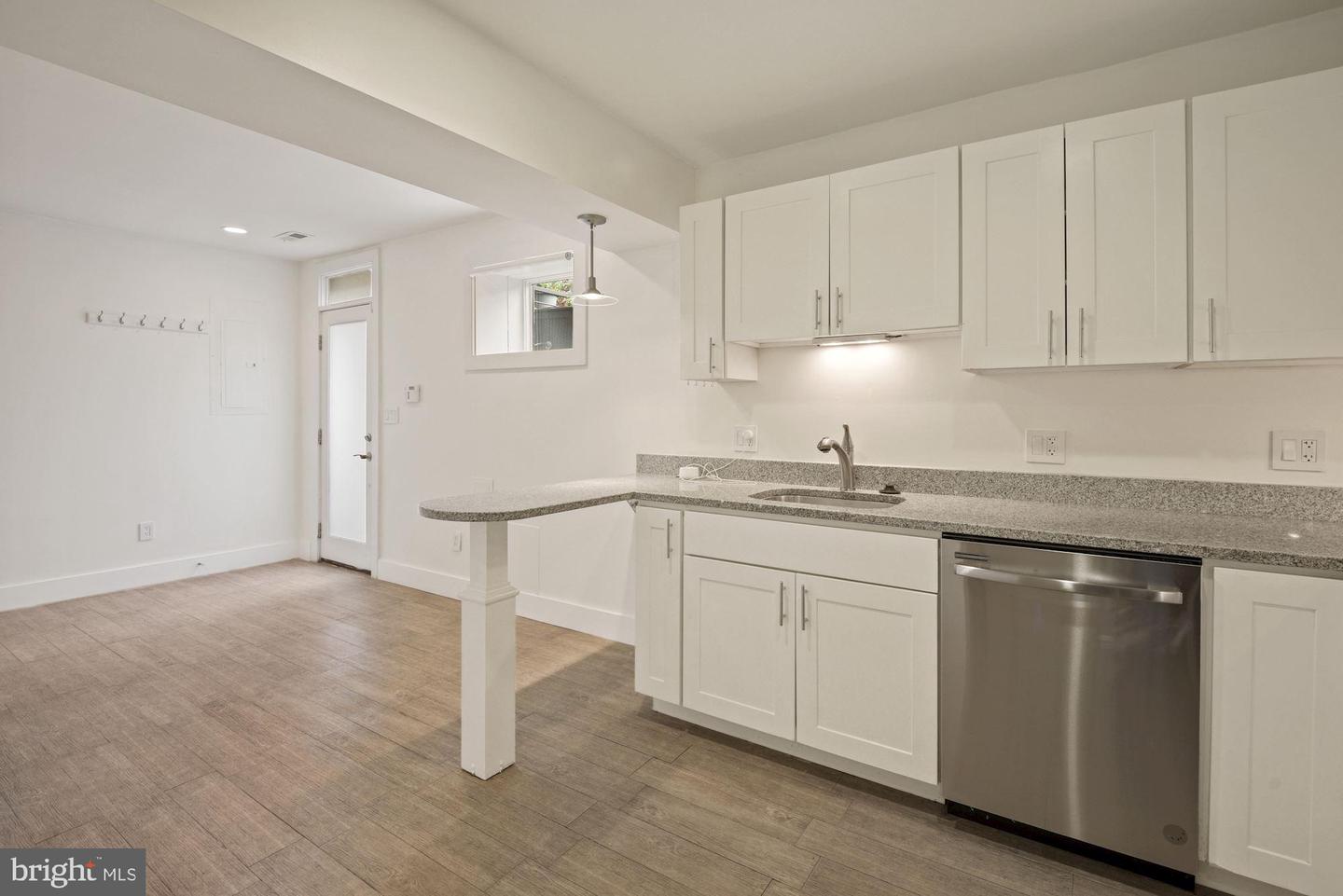 1355 Oak St NW #2