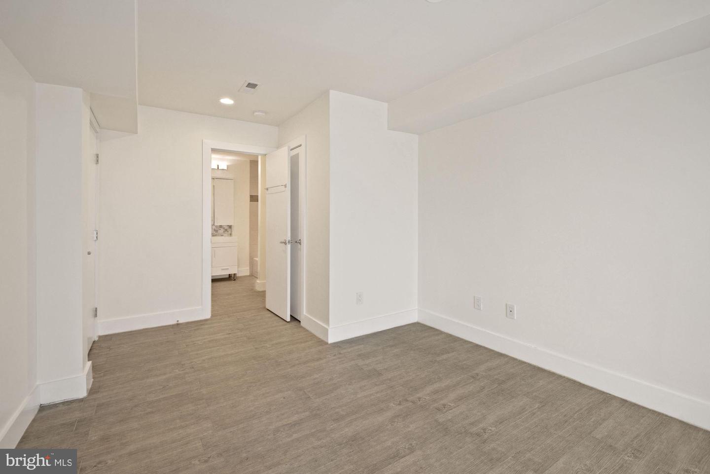 1355 Oak St NW #2