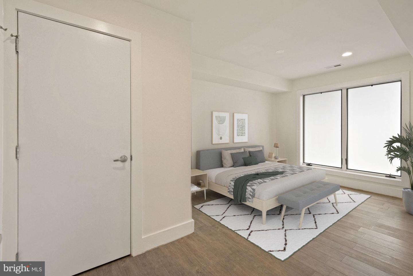 1355 Oak St NW #2