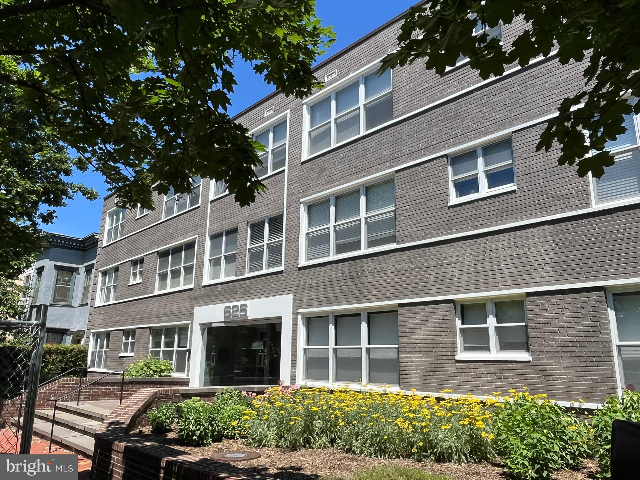 626 Independence Ave SE #105