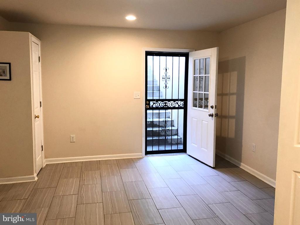 812-1/2 DECATUR ST NW