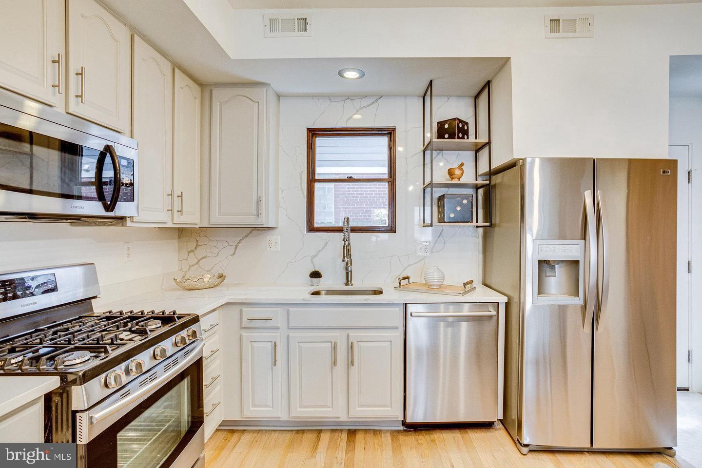 1505 CONSTITUTION AVE NE