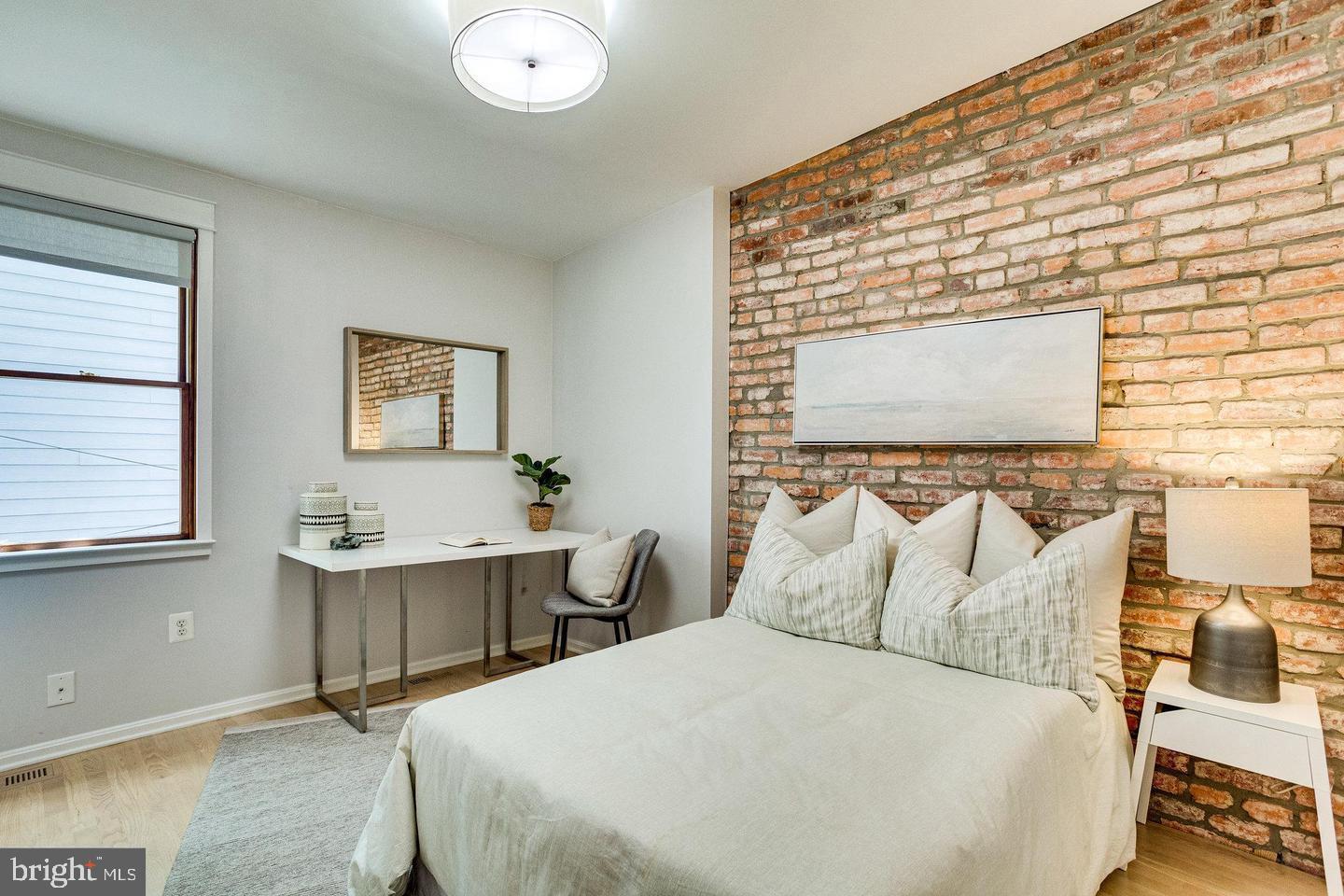 1505 CONSTITUTION AVE NE