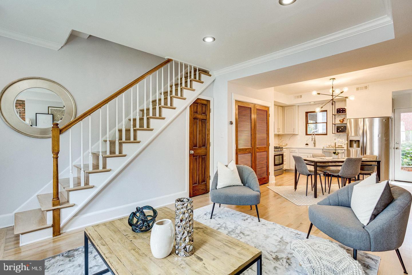 1505 CONSTITUTION AVE NE