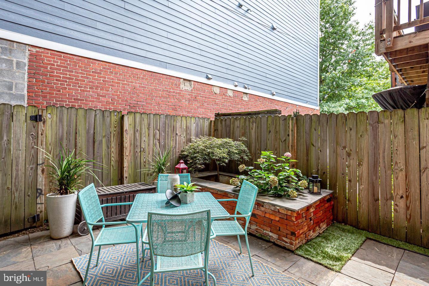 1505 CONSTITUTION AVE NE