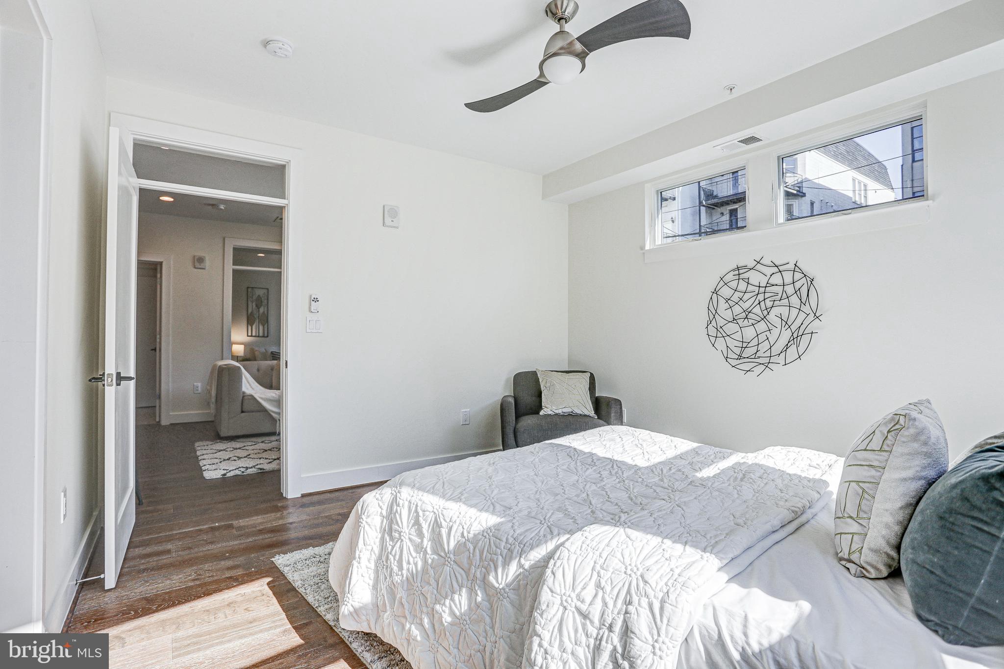 2337 Champlain St NW #106