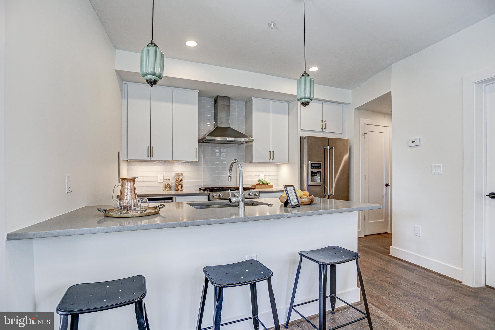 2337 Champlain St NW #106