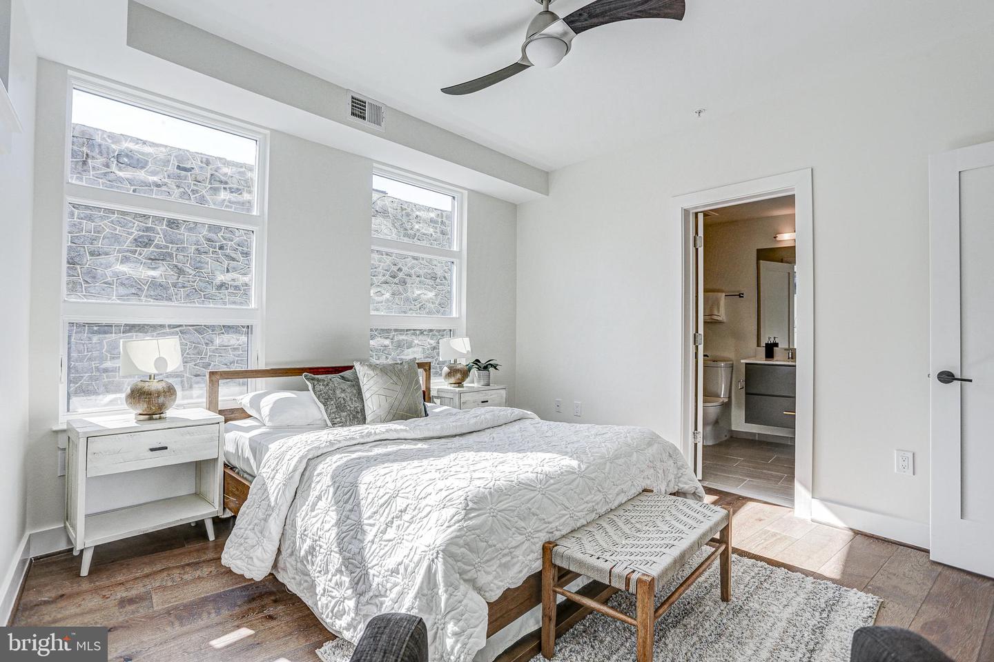 2337 Champlain St NW #106