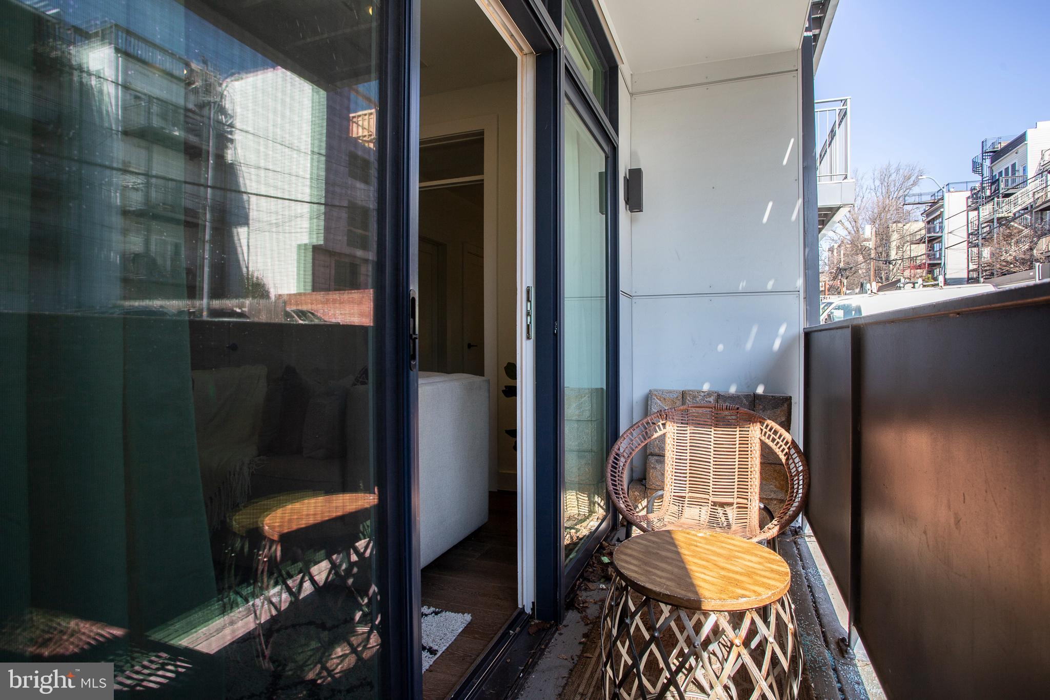 2337 Champlain St NW #106