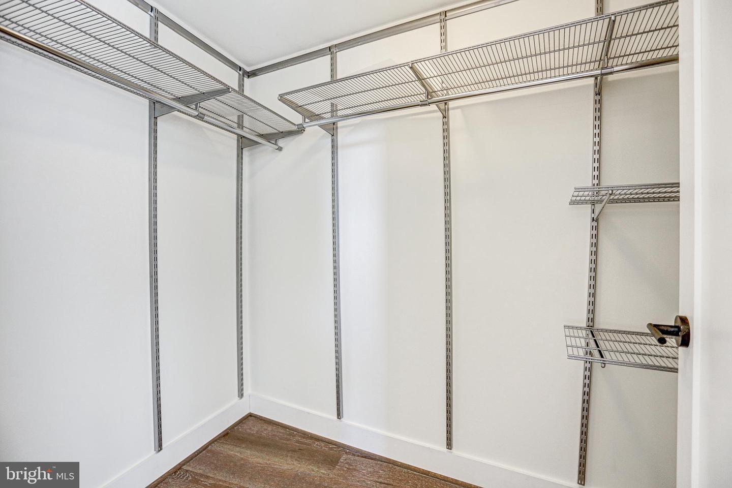 2337 Champlain St NW #106