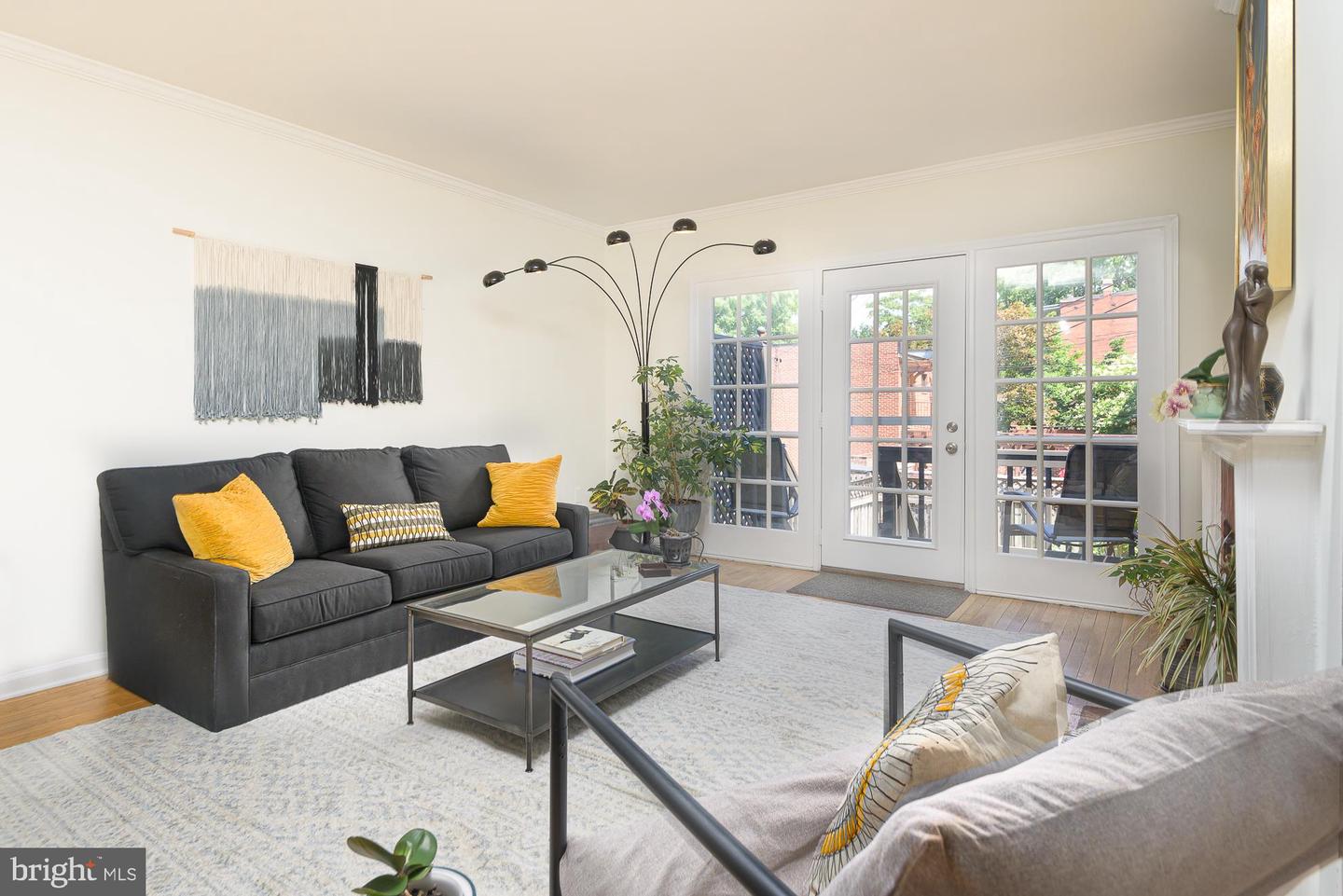 920 I St SE