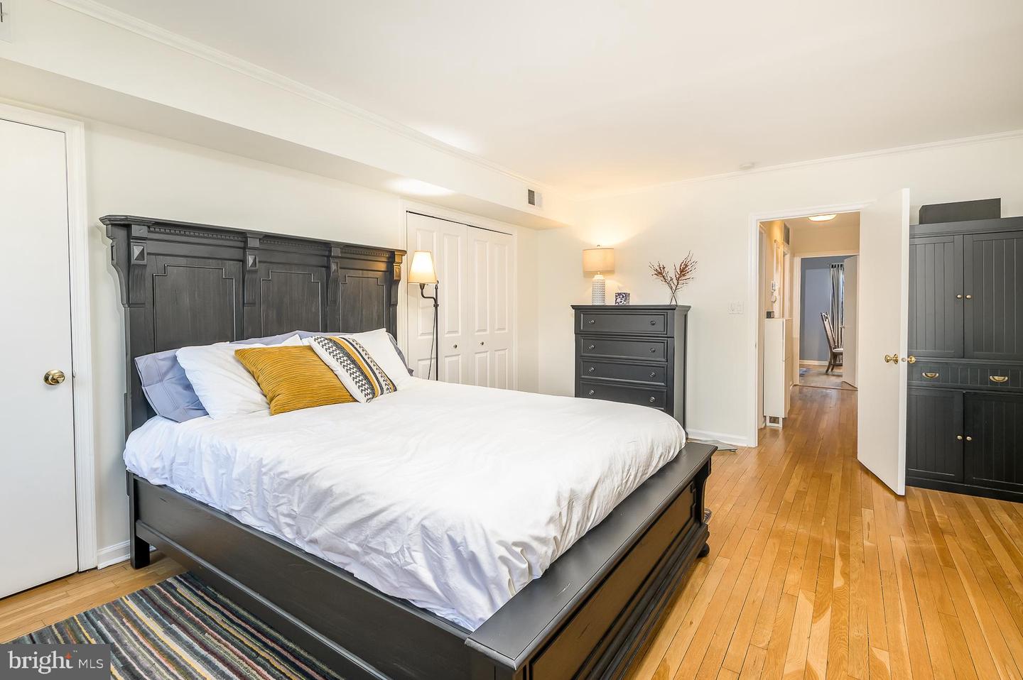 920 I St SE