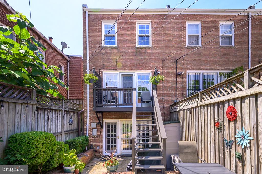 920 I St SE