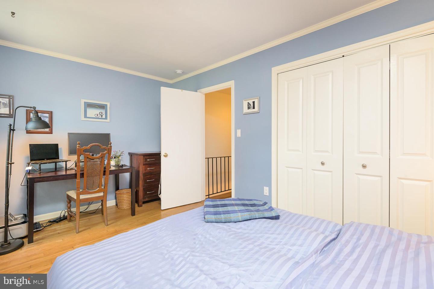 920 I St SE