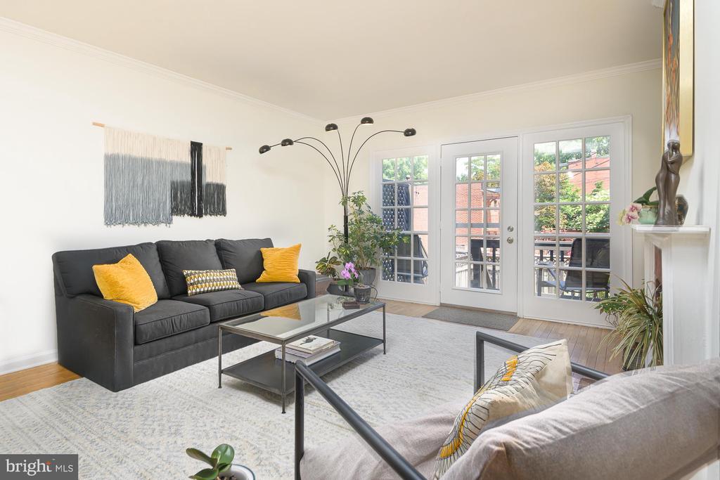 920 I St SE