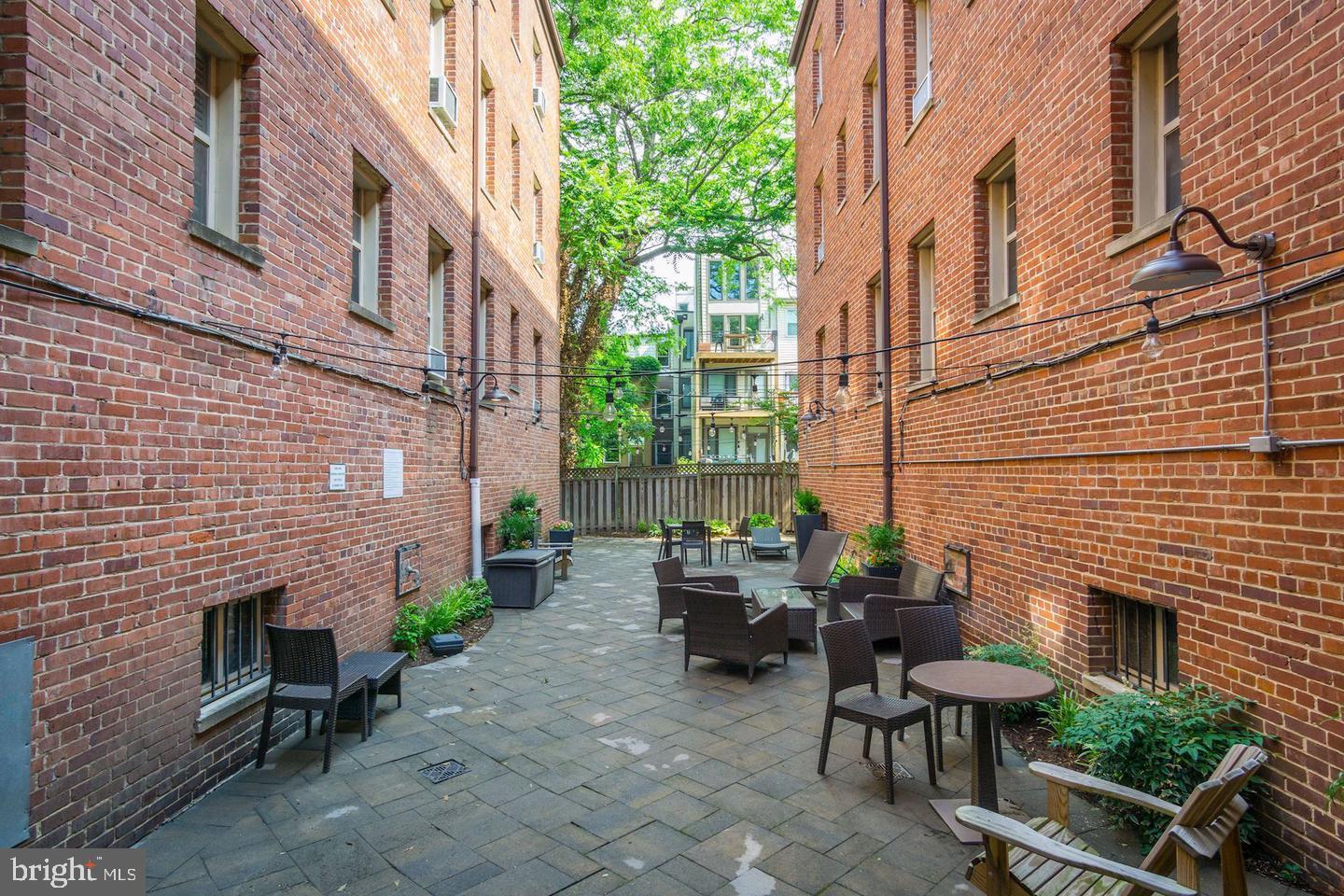 1439 EUCLID ST NW #206