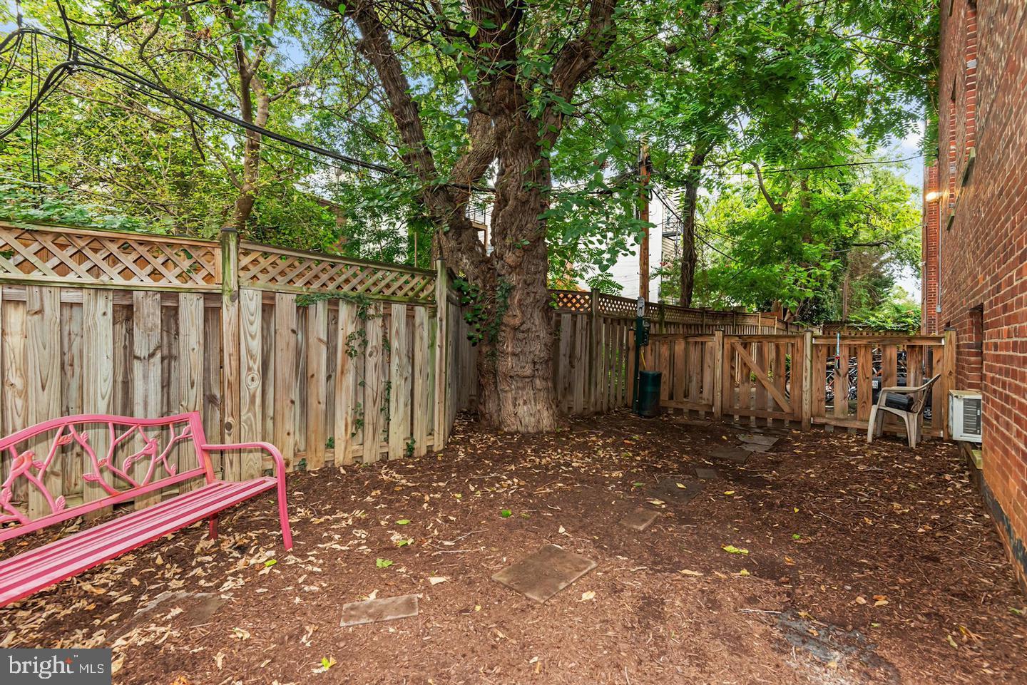 1439 EUCLID ST NW #206